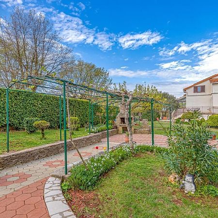 Apartment Flores Stari Pazin Exterior foto