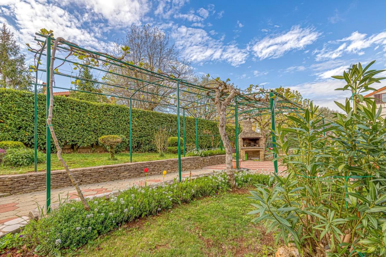 Apartment Flores Stari Pazin Exterior foto
