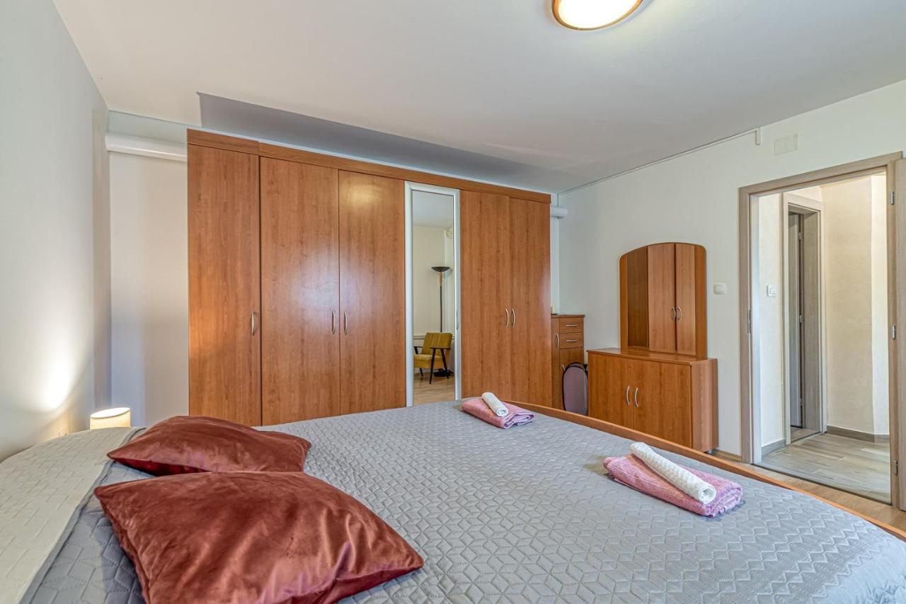 Apartment Flores Stari Pazin Exterior foto