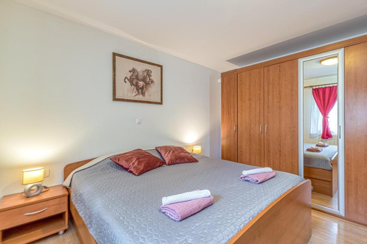 Apartment Flores Stari Pazin Exterior foto